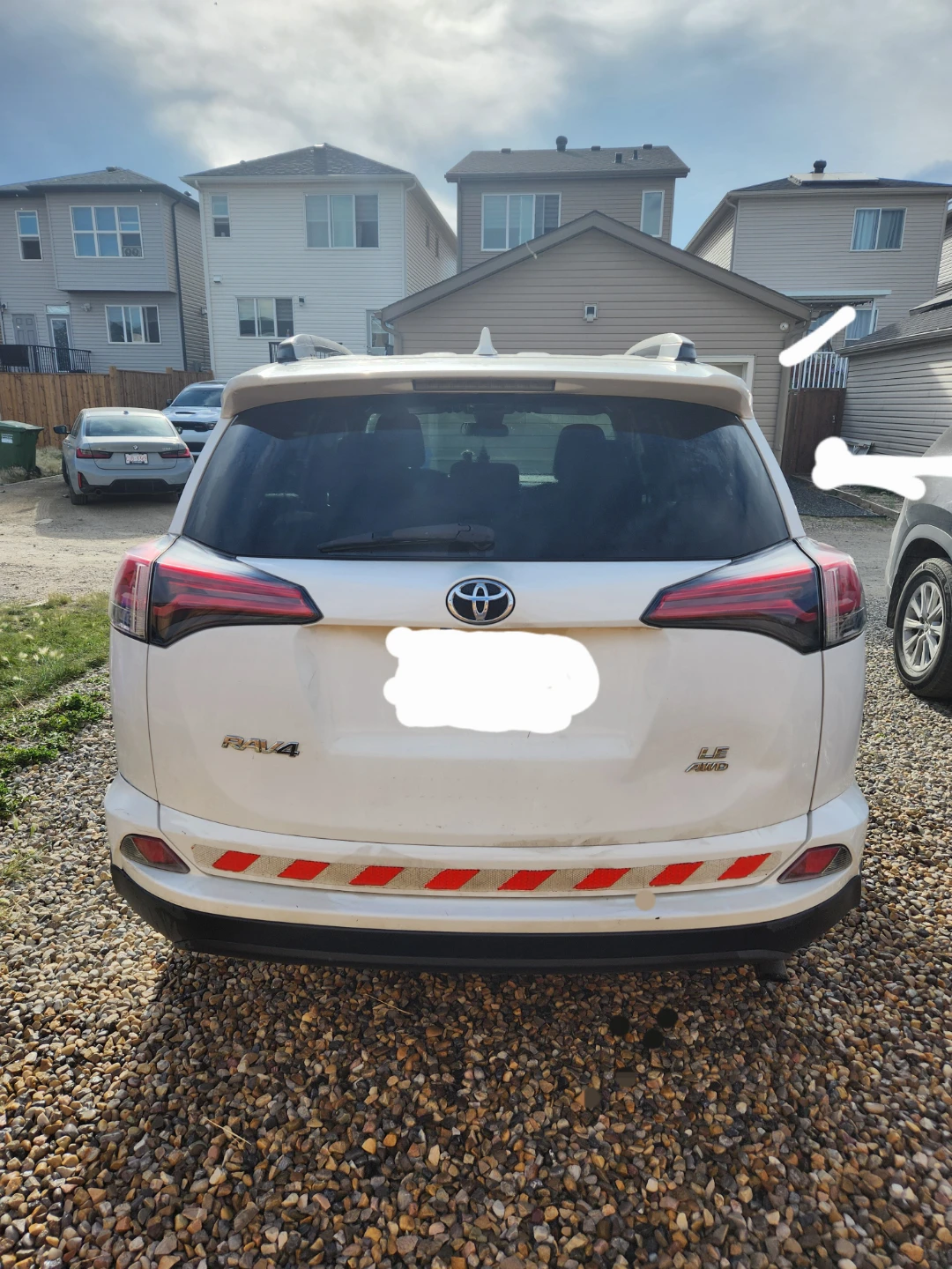 White Toyota RAV4 LE AWD - photo 2