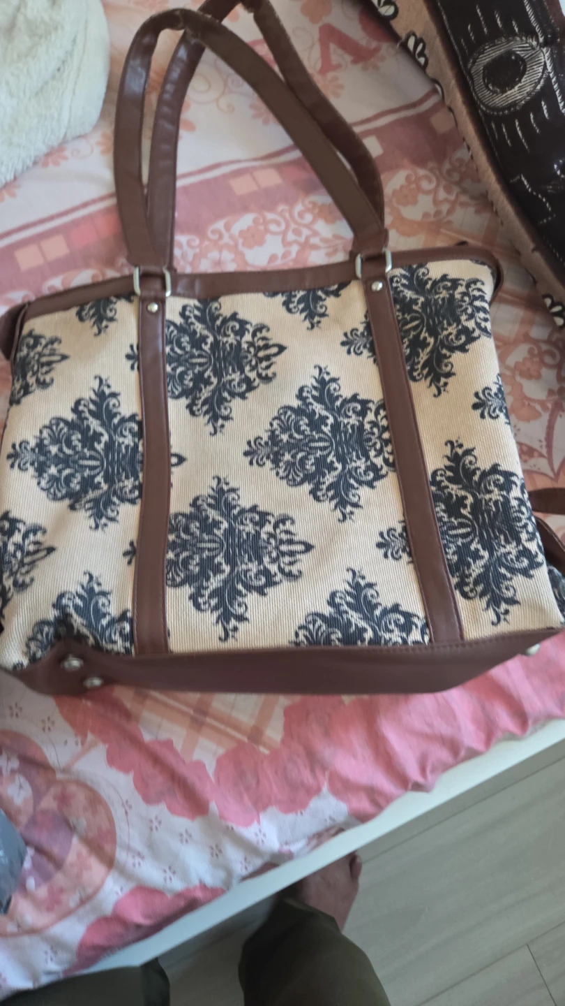 Zouk Damask Print Tote Bag