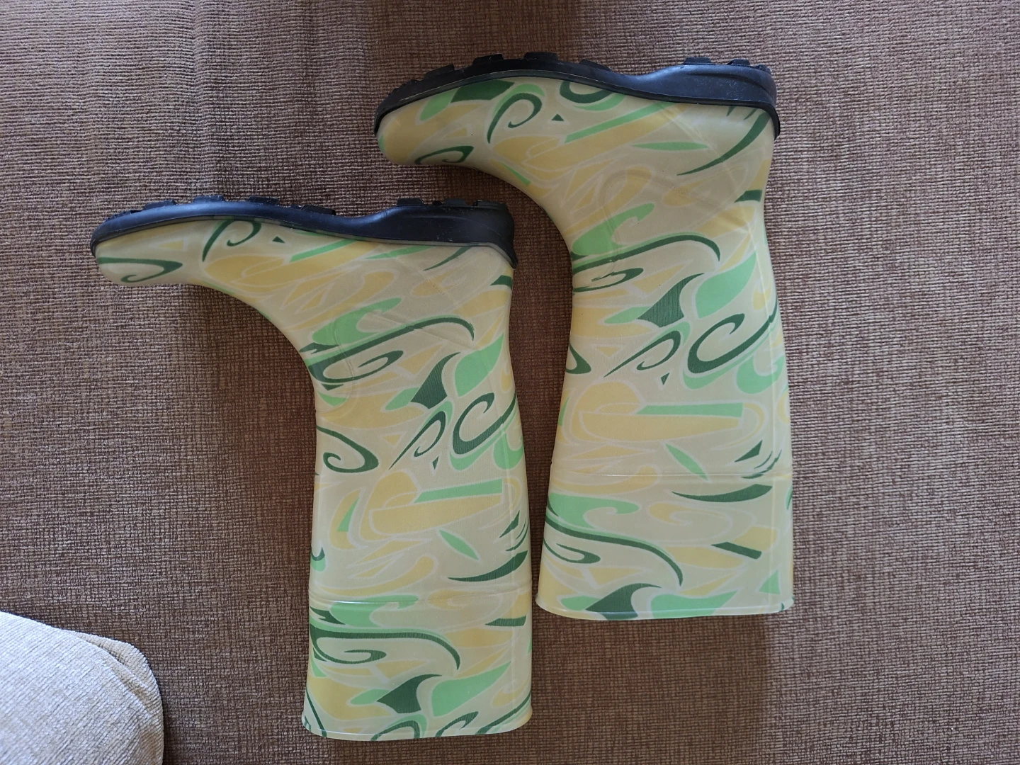 Women's Patterned Rubber Rain Boots Size 8