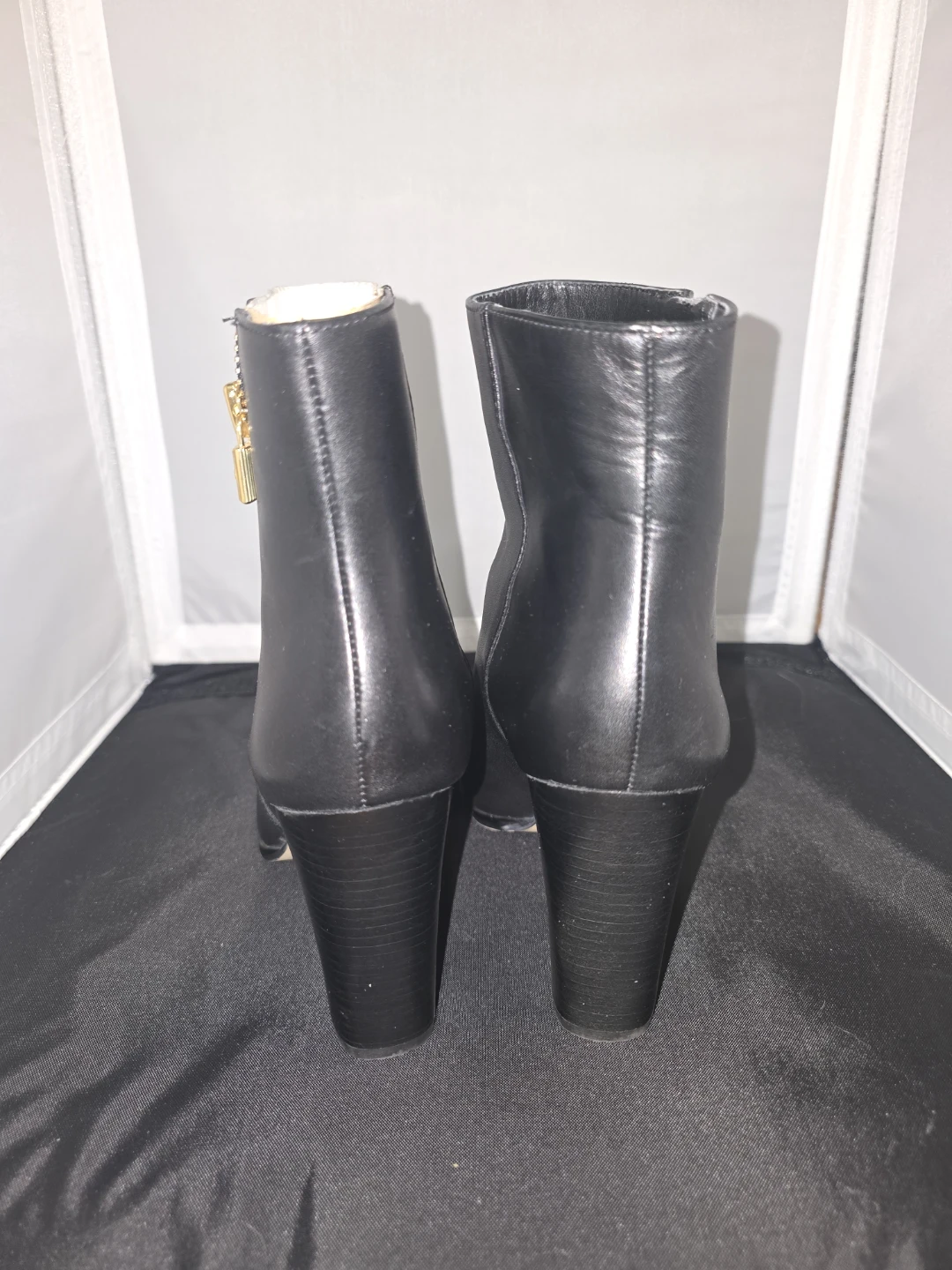 Michael Kors Black Leather Ankle Boots - photo 4