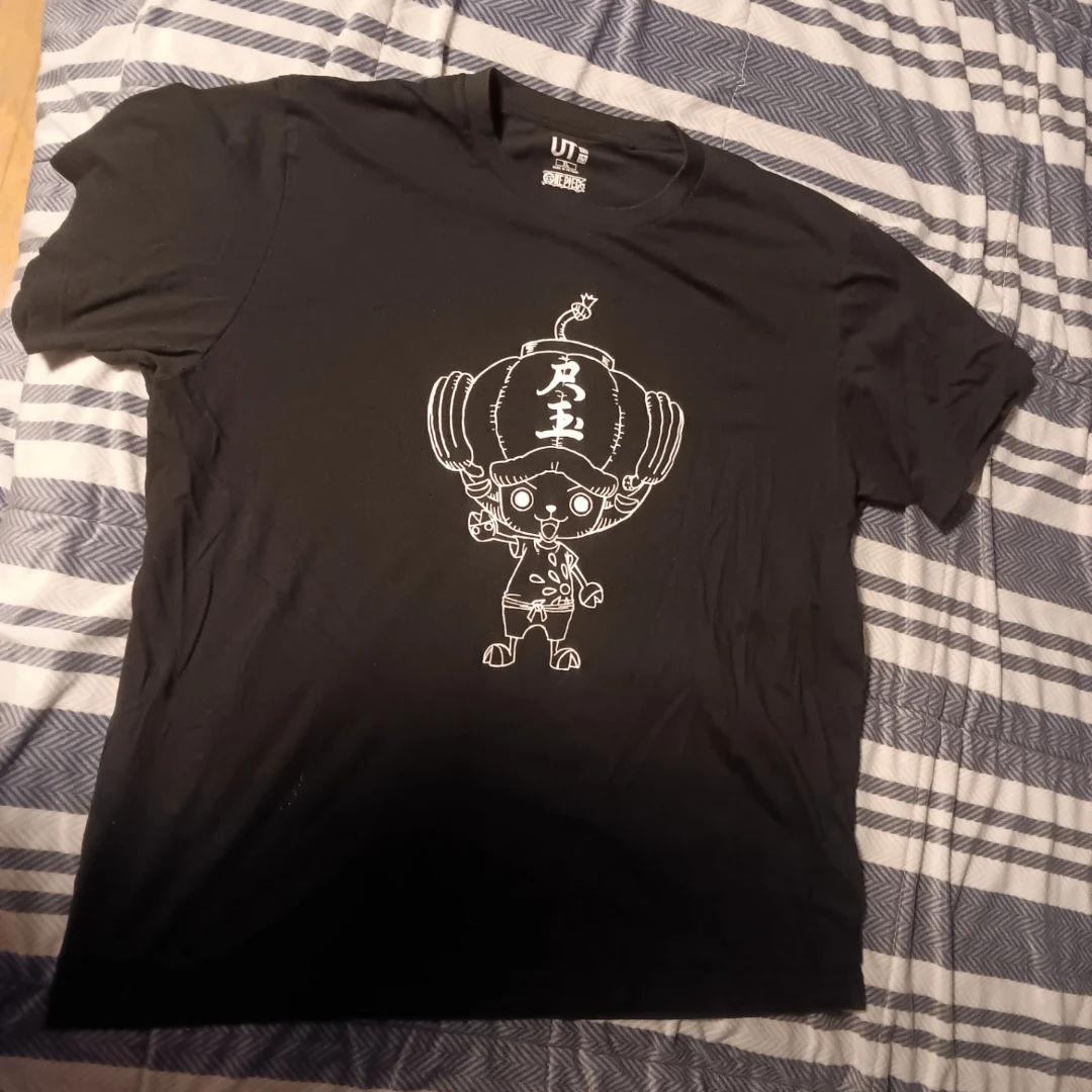 Uniqlo UT One Piece T-Shirt XL