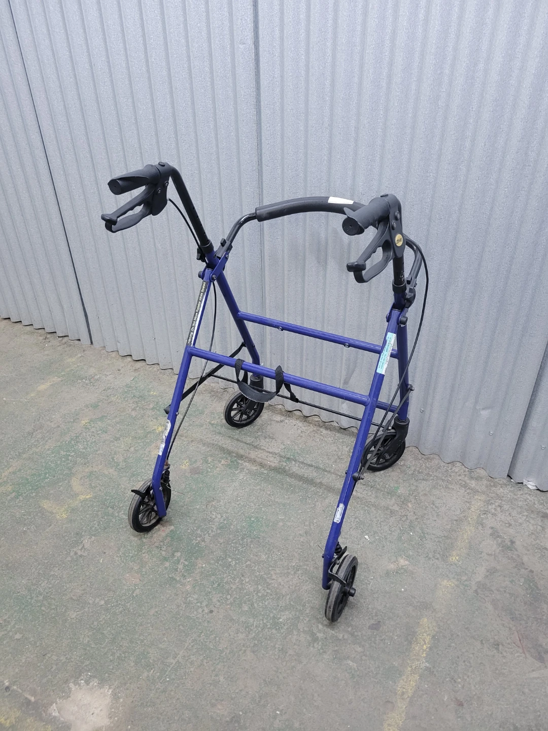 Just walker. Without seat!