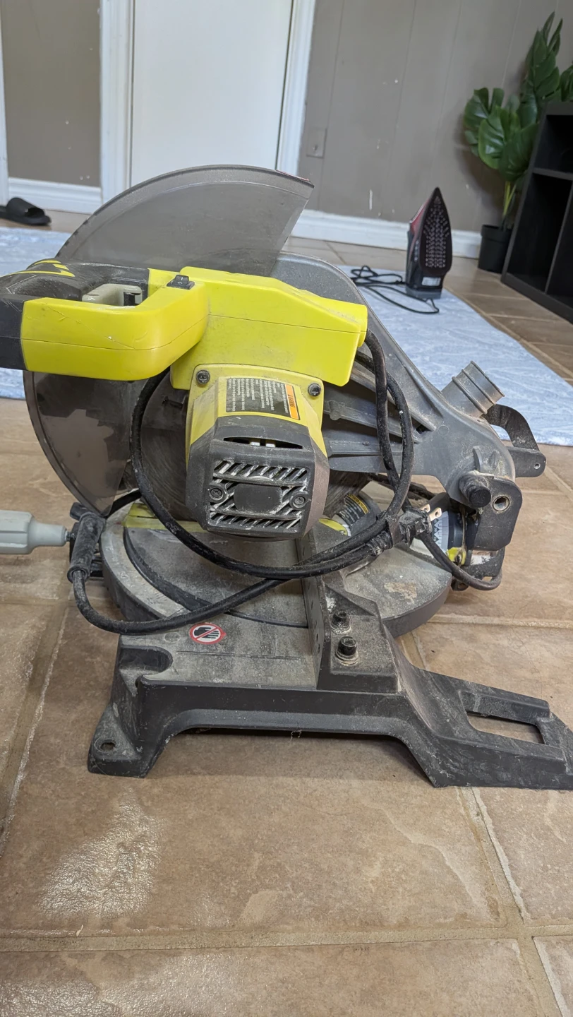 Ryobi 10-inch Compound Miter Saw