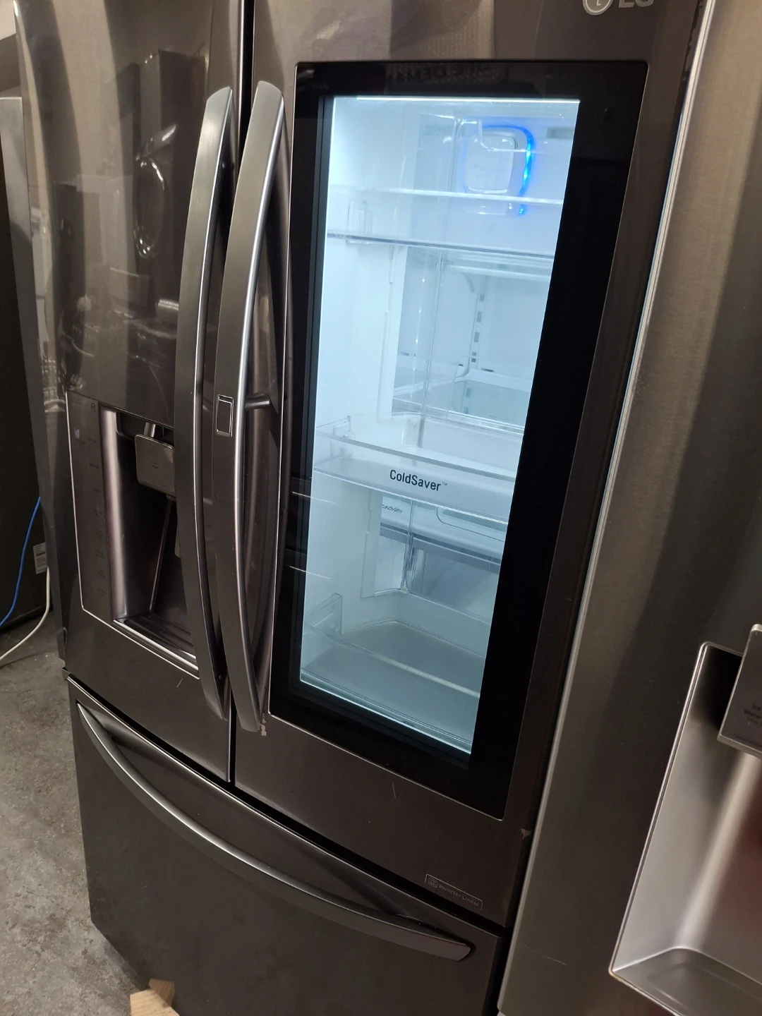 LG instaview 36in French Door Refrigerator - photo 4