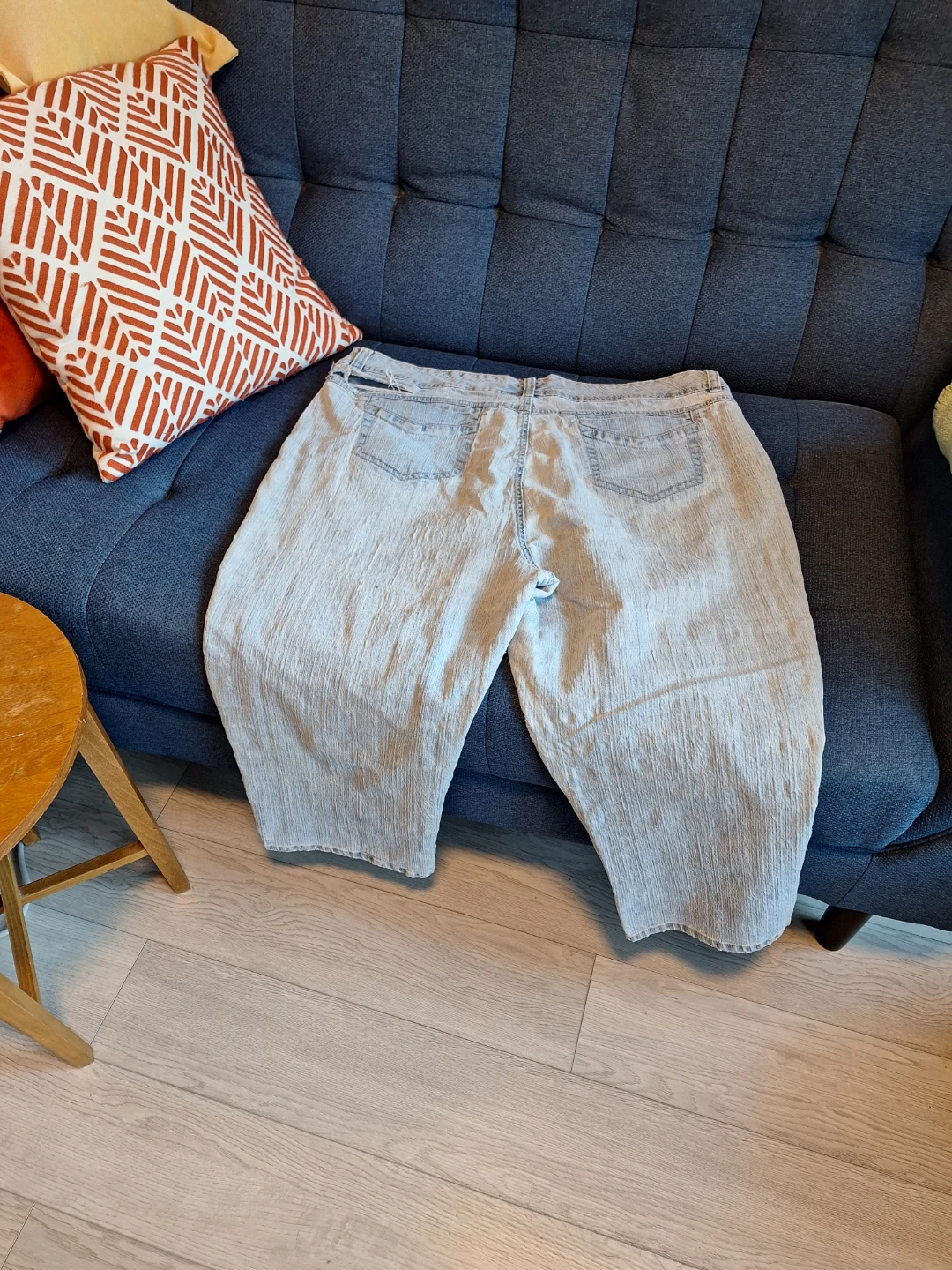 Cherokee light wash capris sz20W - photo 2