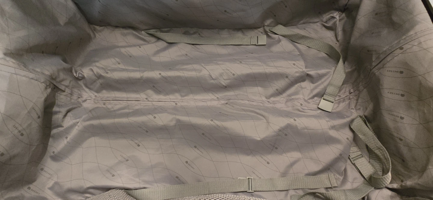 *PENDING* Luggage Set For Sale (3 Pieces) - photo 5