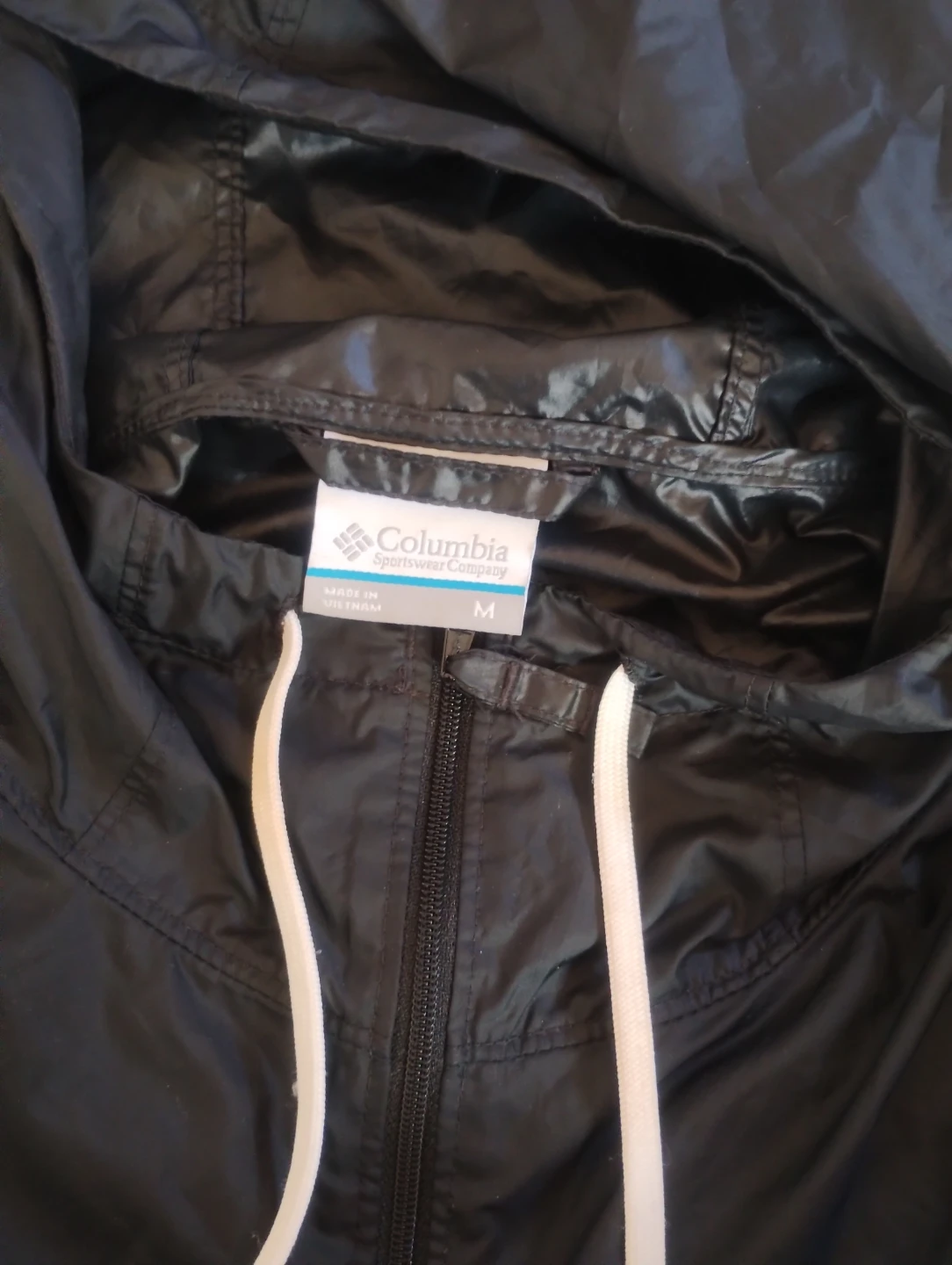 Columbia Women's Lightweight  Rain Jacket    – Size M - photo 2