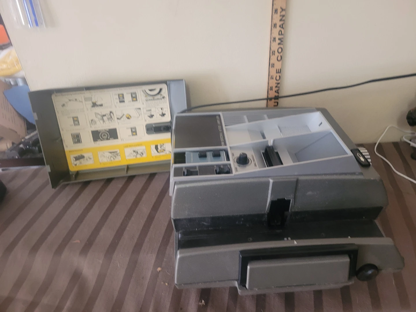 Honeywell Instant Self Focusing Slide Projector