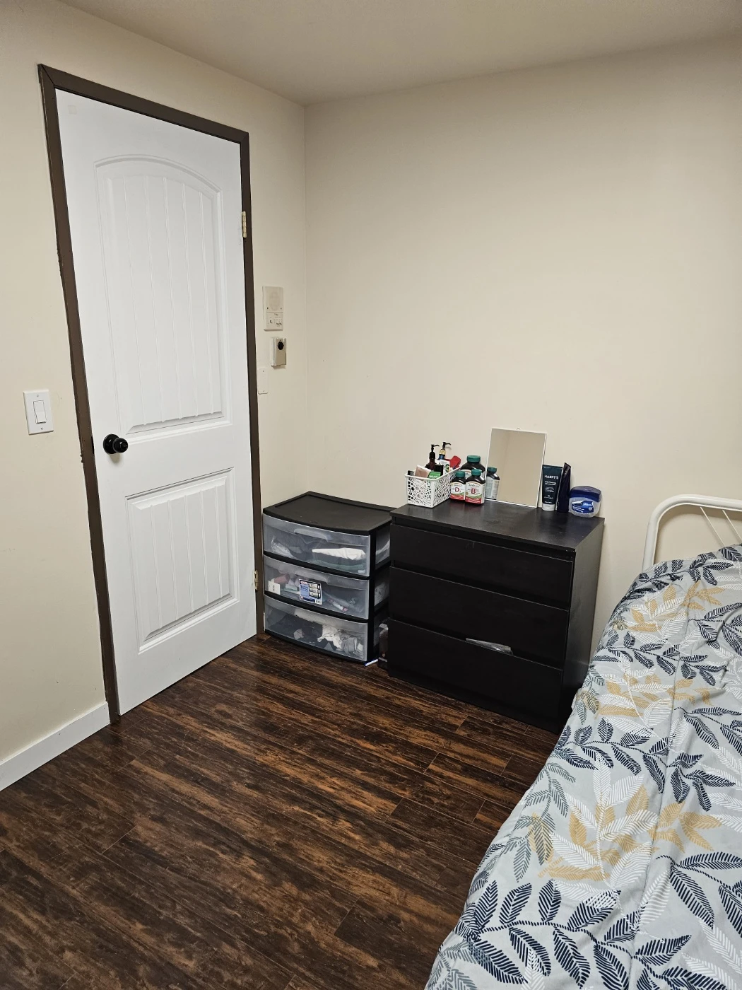 Clean Room near Lougheed Station – All Essentials Included
