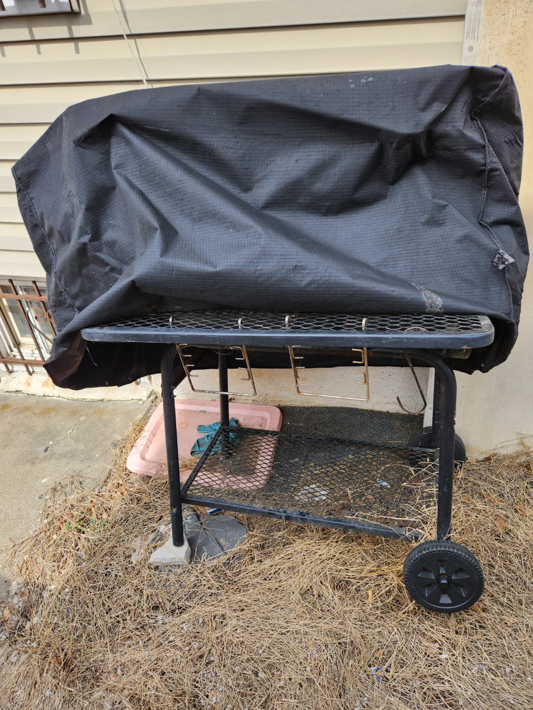 Char-Griller Charcoal Grill with Cover
