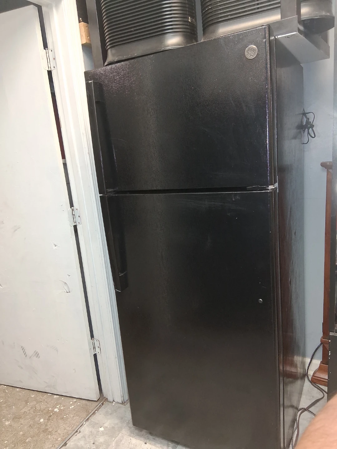 GE Top Freezer Refrigerator Black