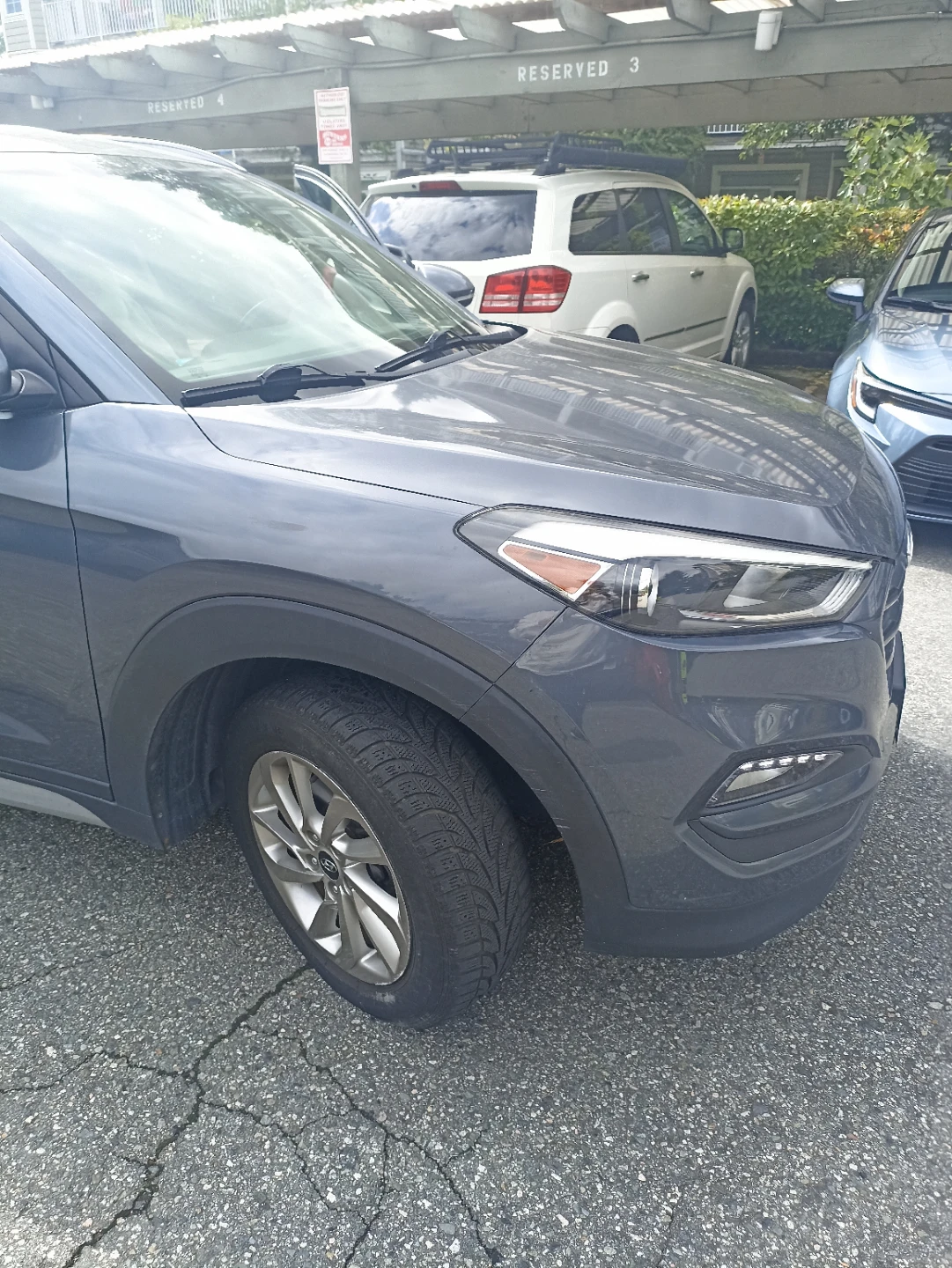 Grey Hyundai Tucson AWD - photo 3