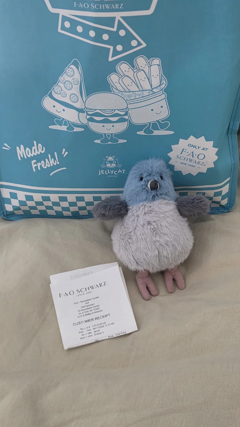 [Brand New] NYC Exclusive Jellycat Strutton Pigeon Bag Charm