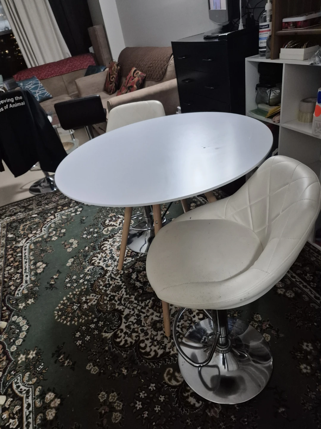 White oval table and two bar stools - photo 3