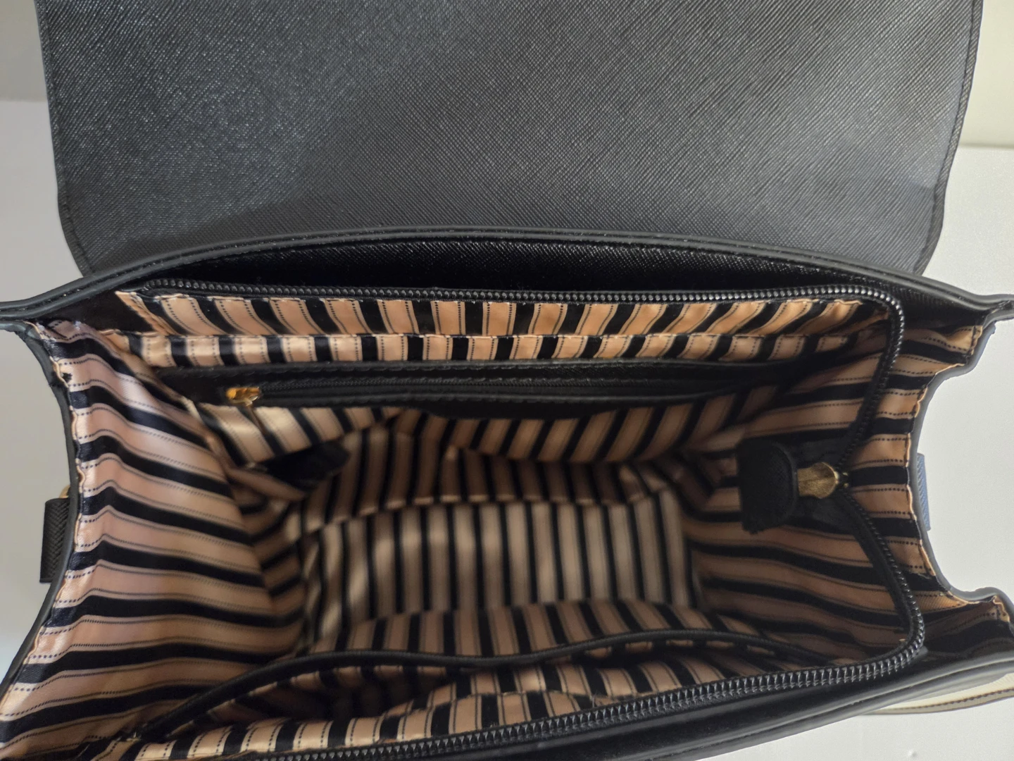 Black and white striped handbag - photo 4