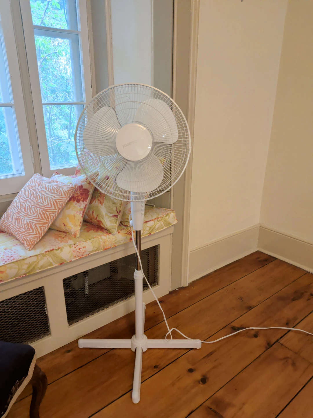 Hampton Bay White Standing Fan - photo 2