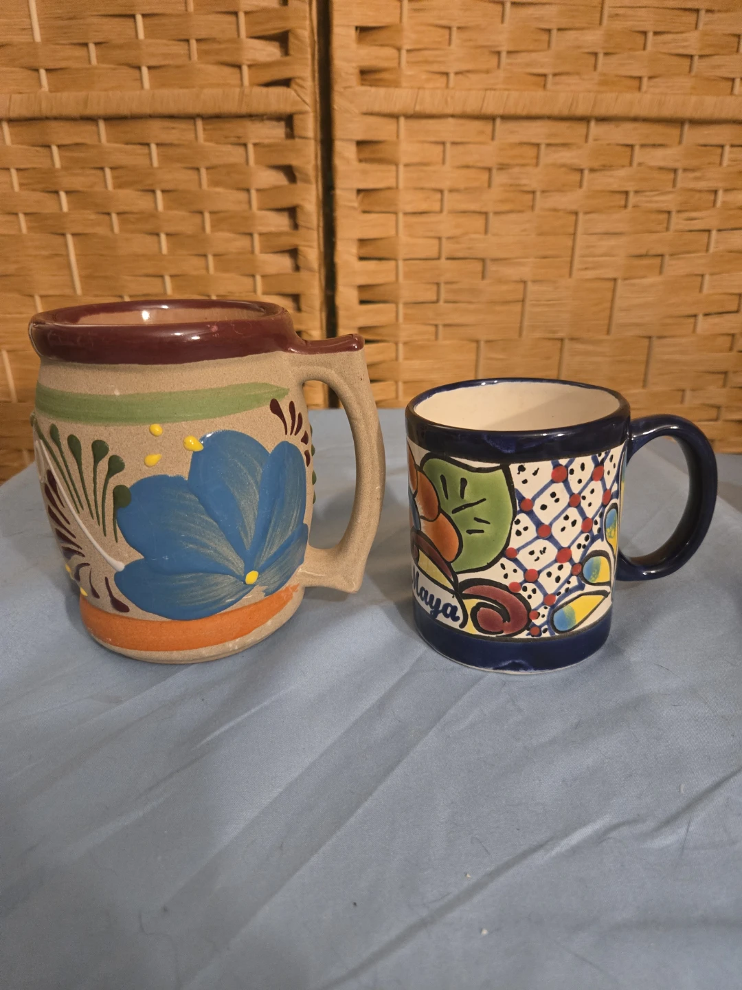 Set of 2 Ceramic Souvenir Mugs - photo 2