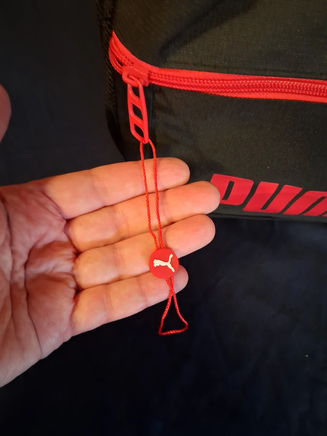 Red and black puma back pack - photo 2