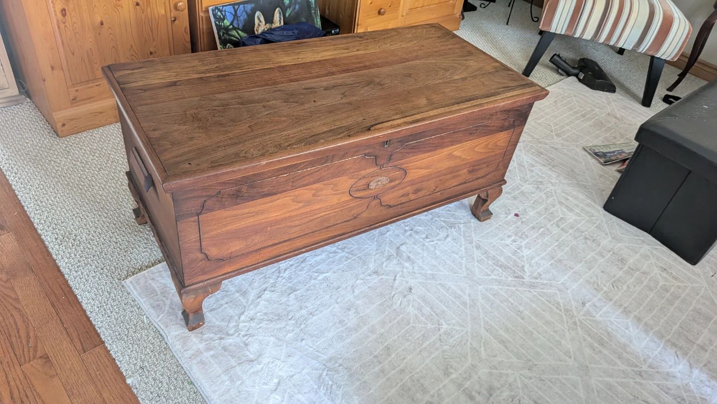 Vintage Cedar Chest (Chelsey)42"x20"x19.5" high - photo 4