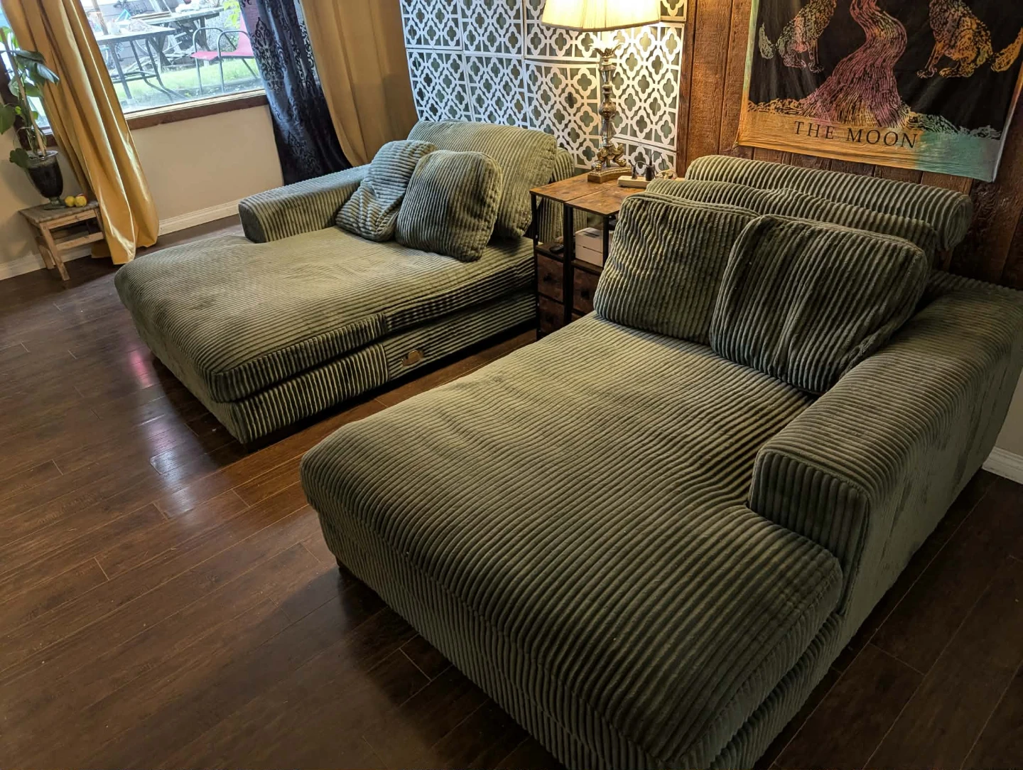 Drinel 90" Square Arm Sofa - Wooden Frame (Good Condition)