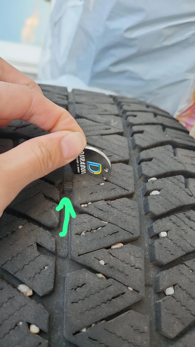 Bridgestone Blizzak Winter Tire on Rims - photo 5