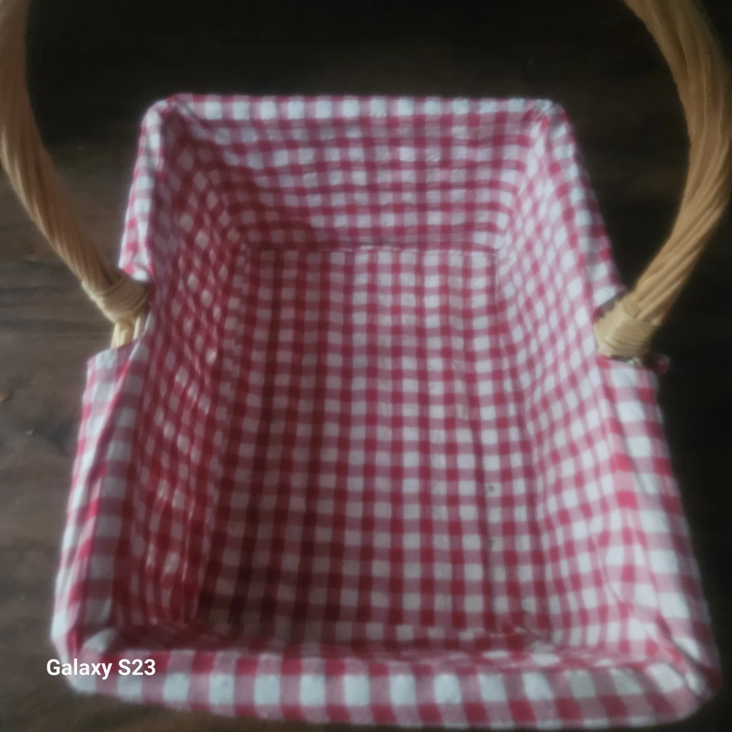 Red and white gingham picnic basket - photo 4