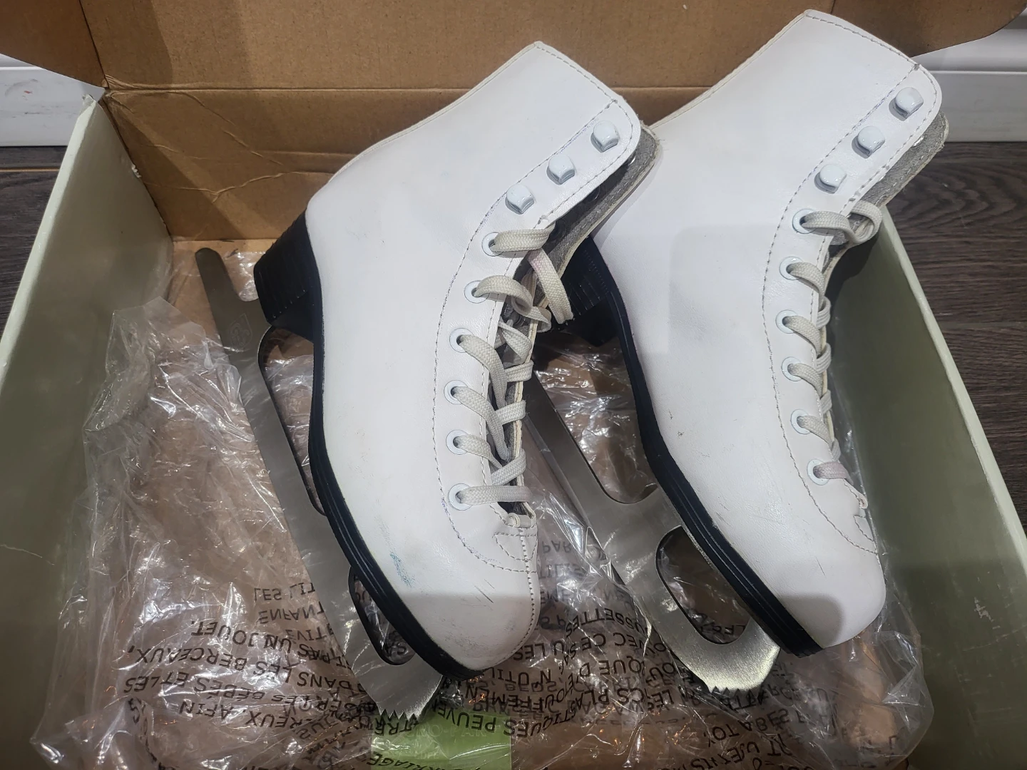 Hespeler Girls Junior Figure Skates Size J1- Like new - photo 3