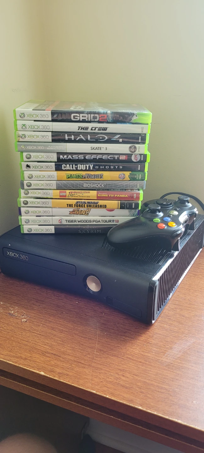 Xbox 360 Console with 13 Games and Controller