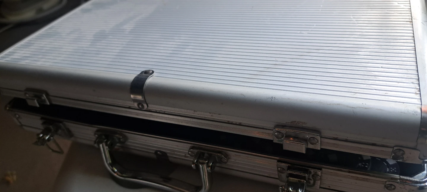 Poker Chip Set in Aluminum Case - photo 3