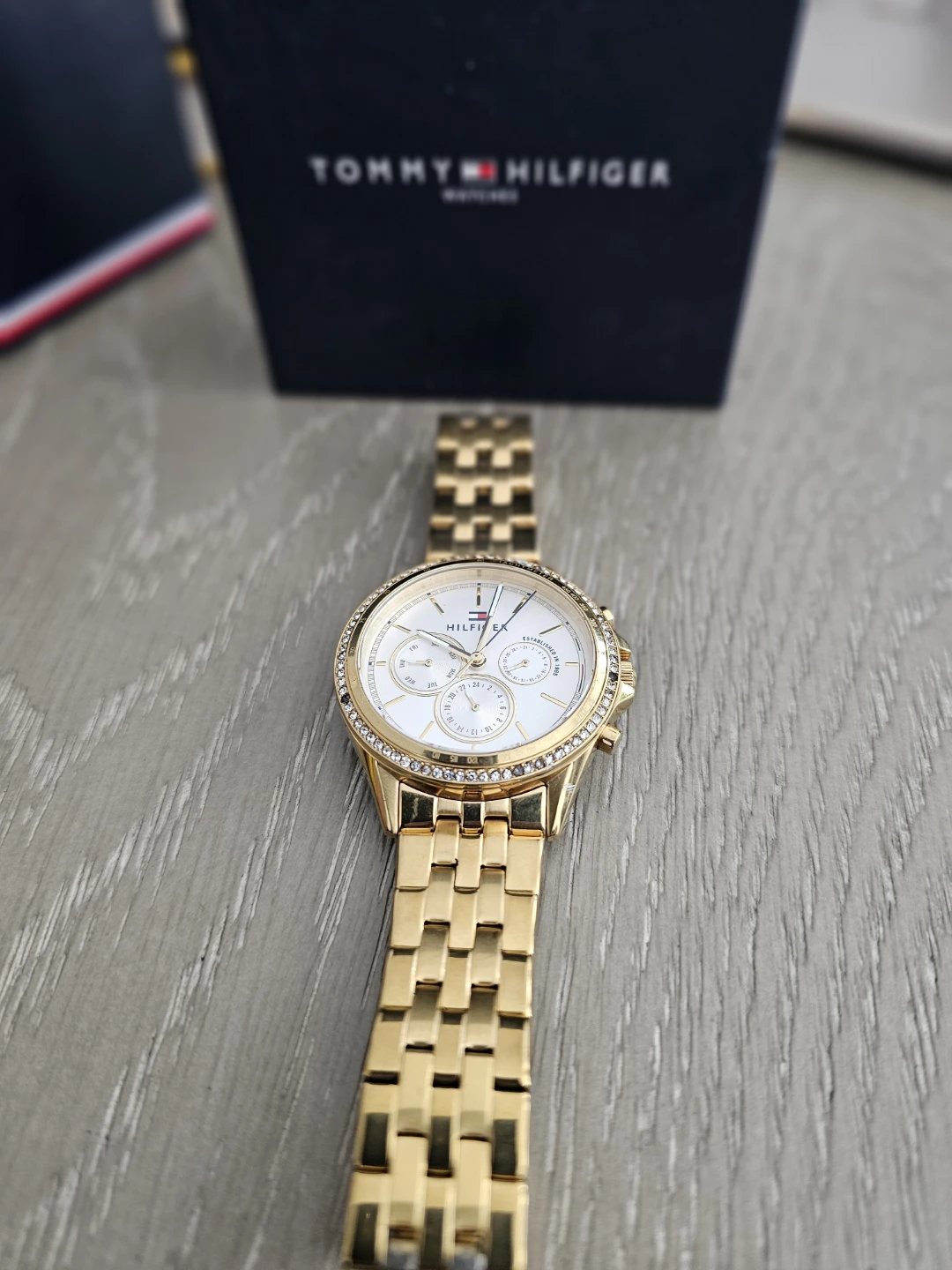 Tommy Hilfiger Gold-Tone Crystal Watch| Battery change required - photo 2