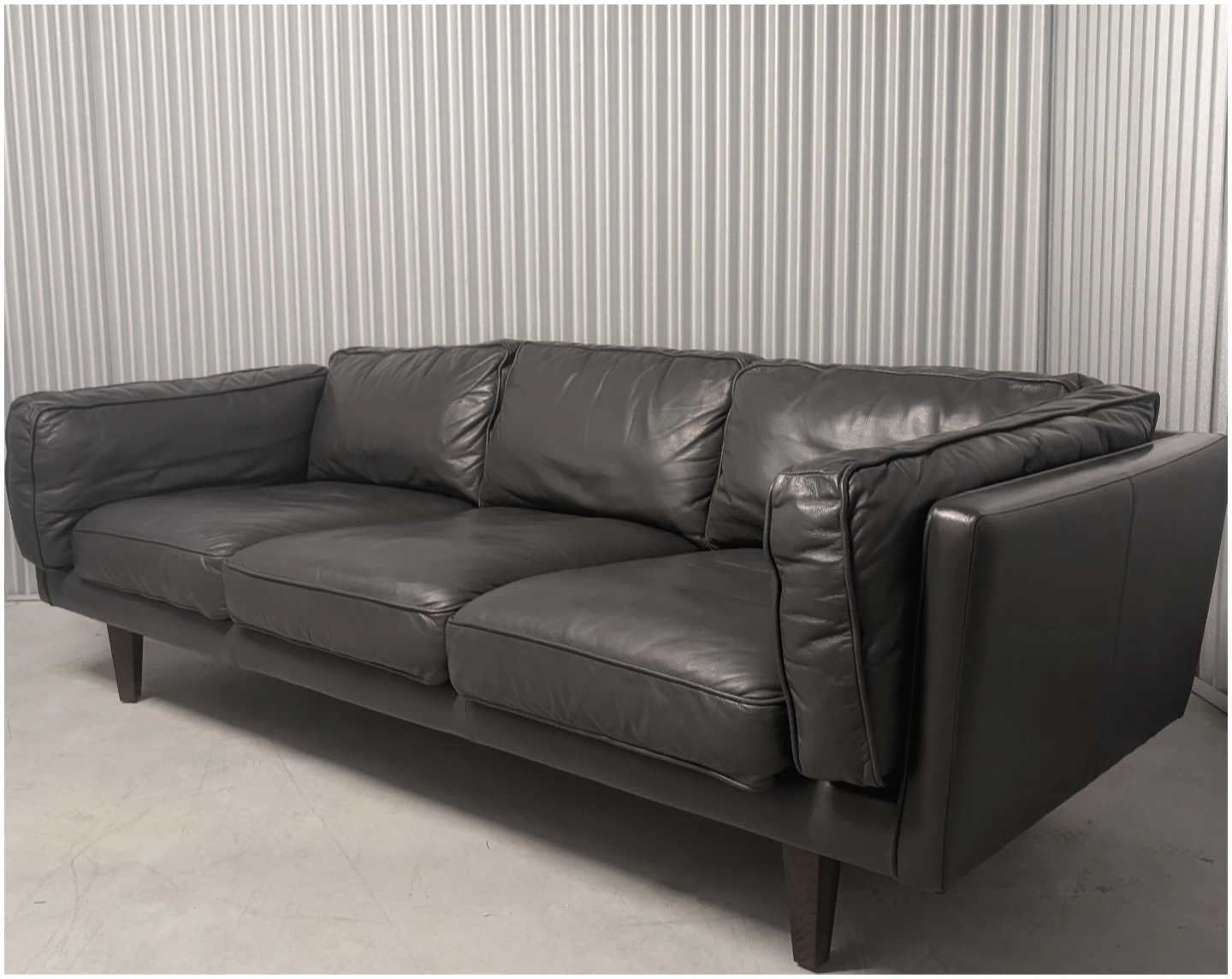 Leather couch - photo 2