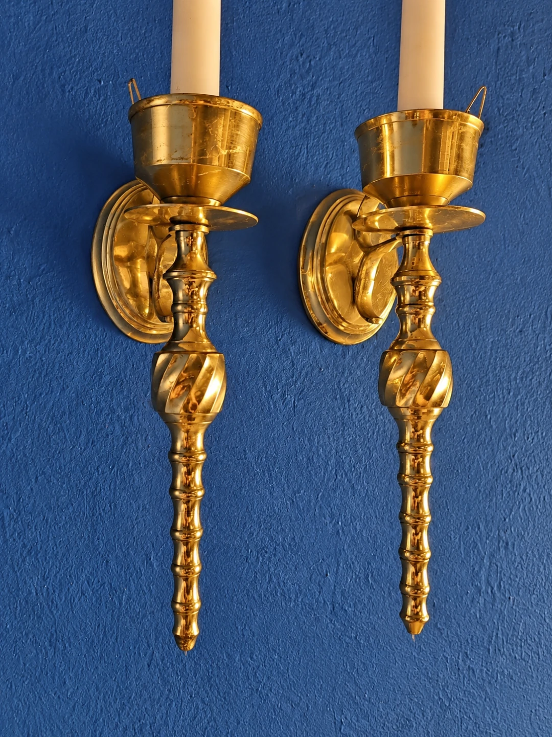 Vintage 60s brass wall sconces perfect for holiday - photo 3