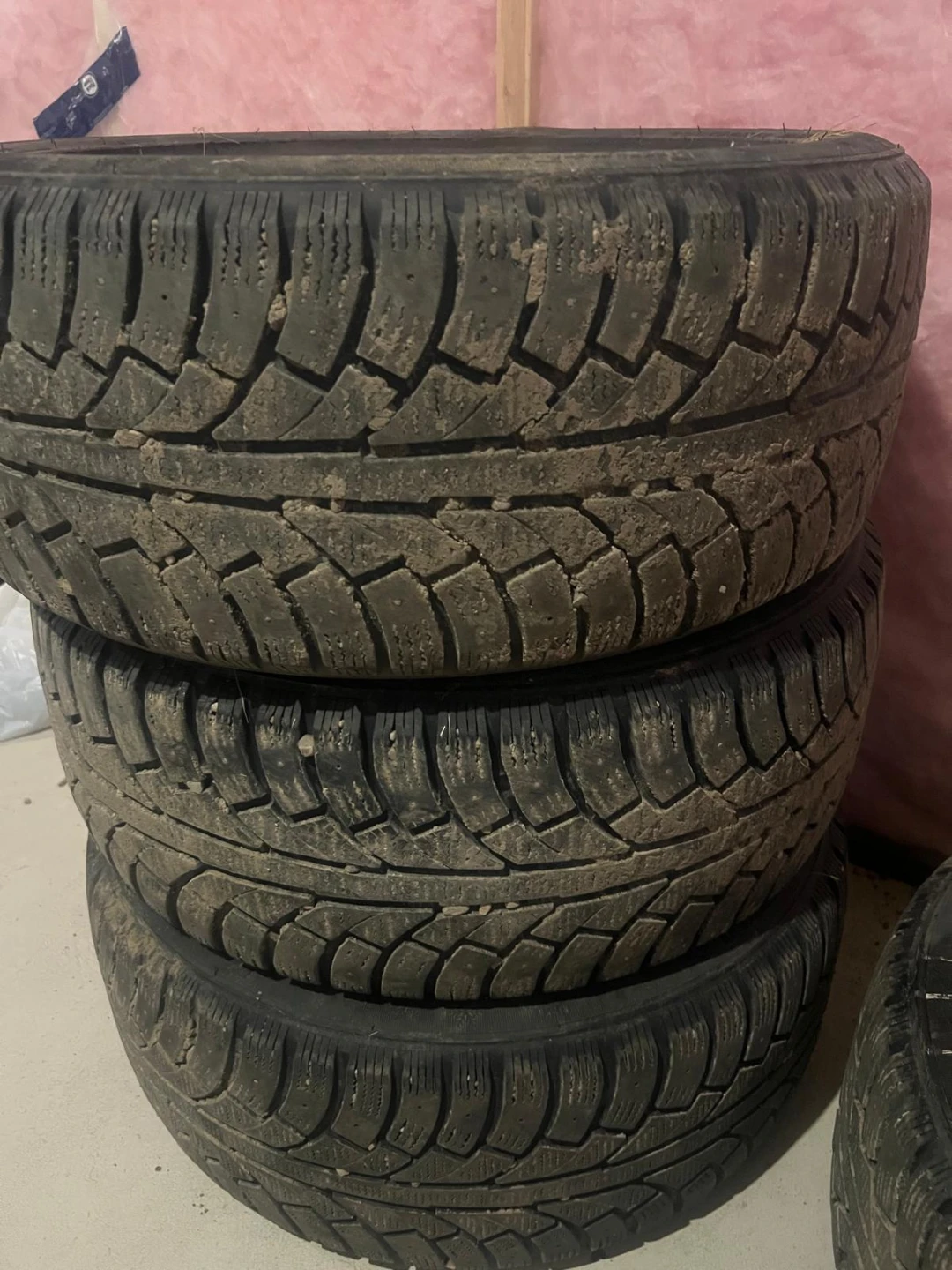 4 Winter Tires 235/50R18* .