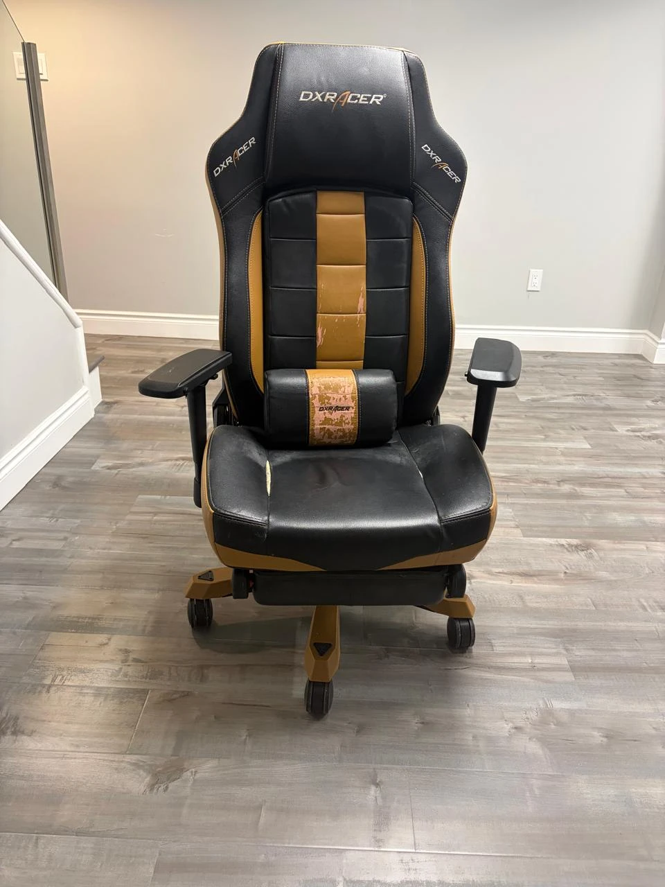 DXRacer Gaming Chair - photo 3
