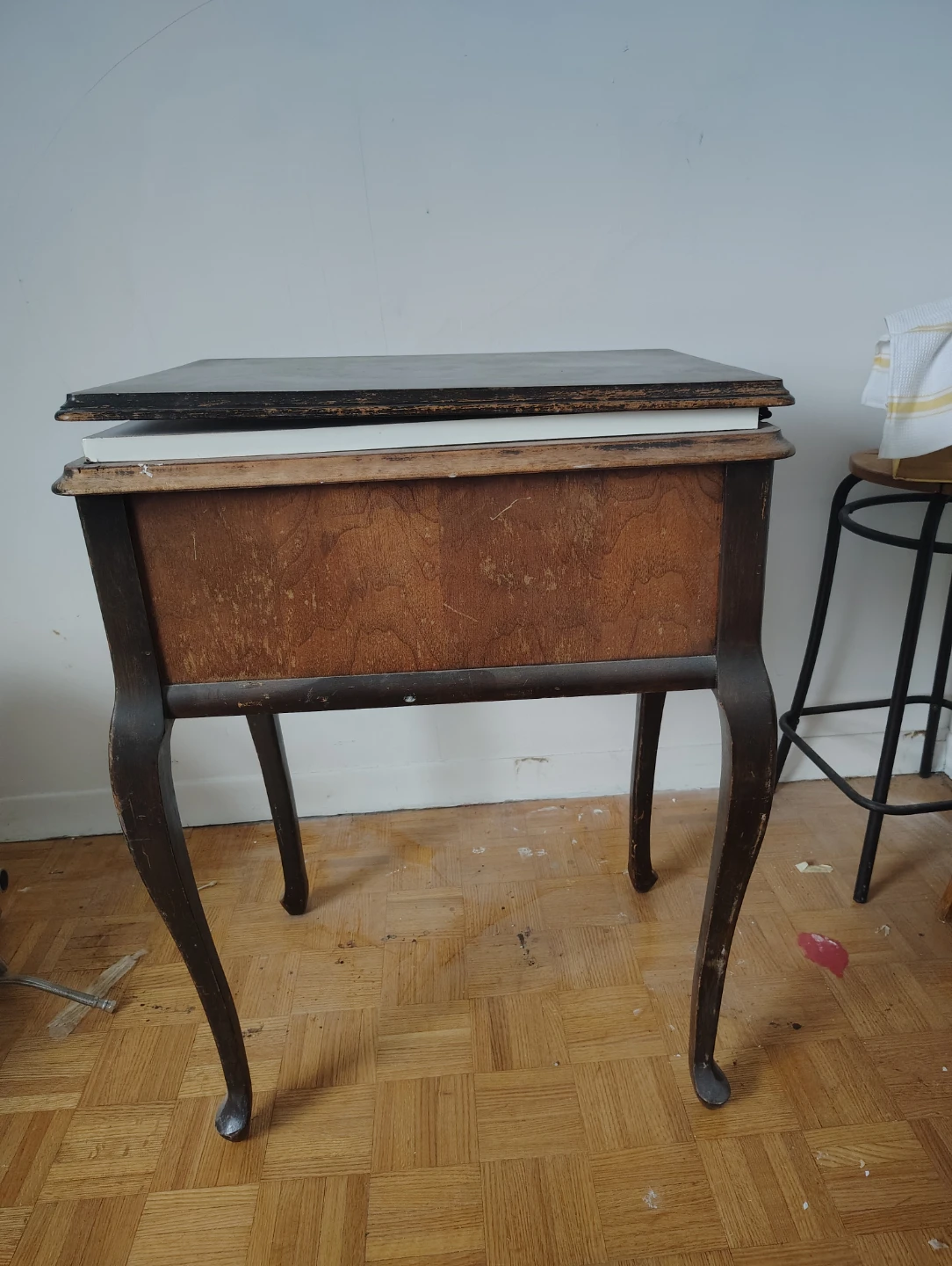 Vintage Wooden Side Table with Flip-Top - photo 2