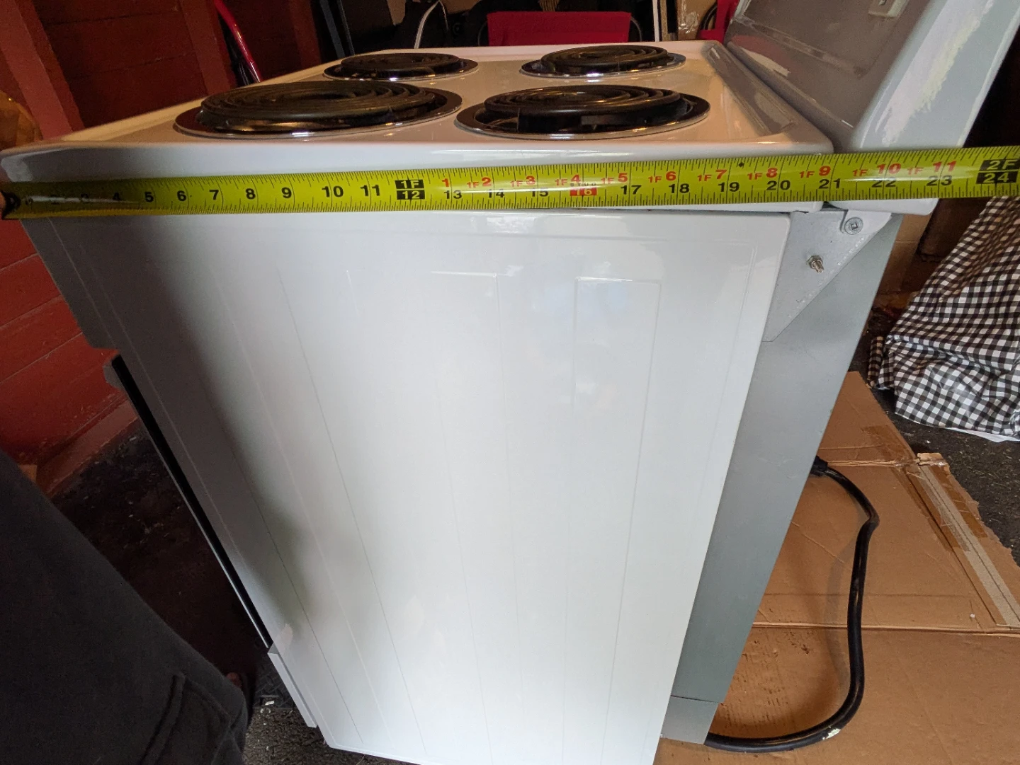Like NEW Danby 24" Electric Coil Range - photo 2