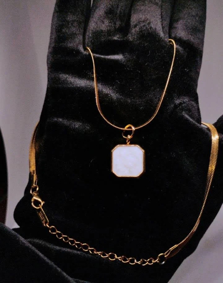 Mother-of-Pearl Earrings and Boho Pendant Necklace - photo 3