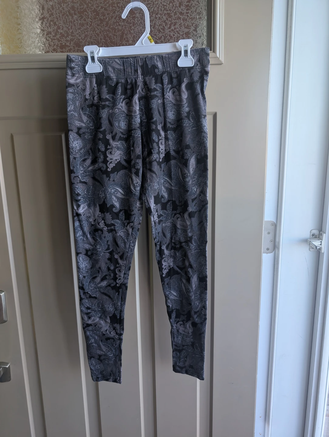 Womens sz med Garage leggings