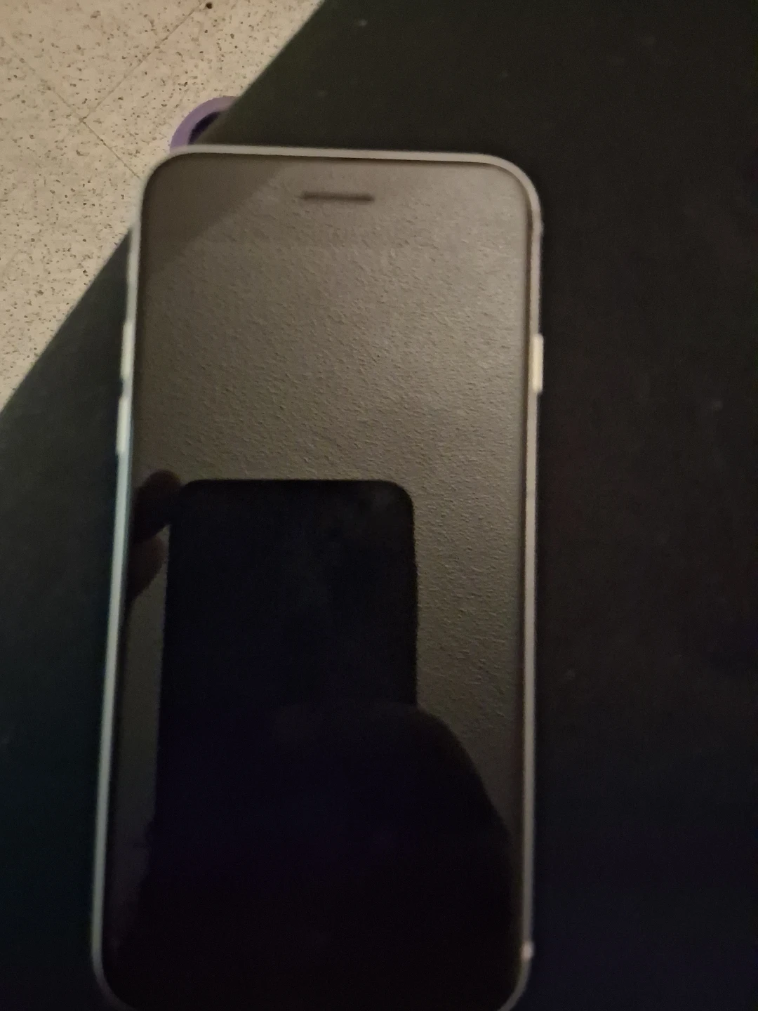Apple iPhone SE Silver - photo 2