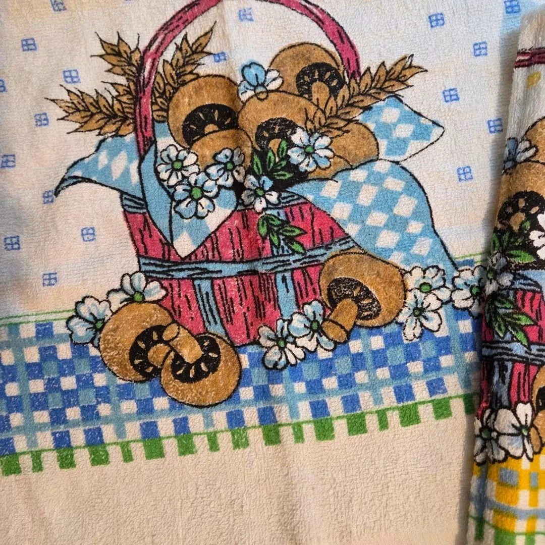 Two Vintage tea towels - photo 2