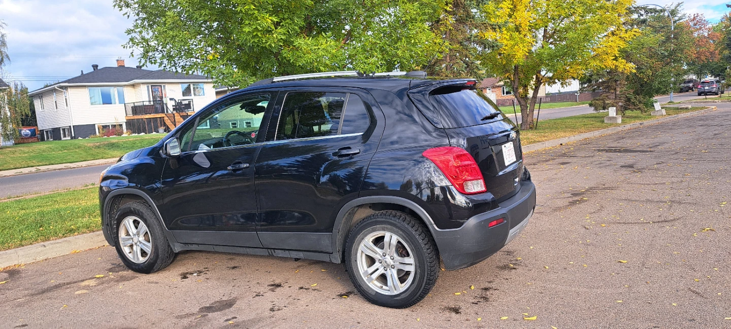 2016 Chevrolet Trax Black Compact SUV - photo 4