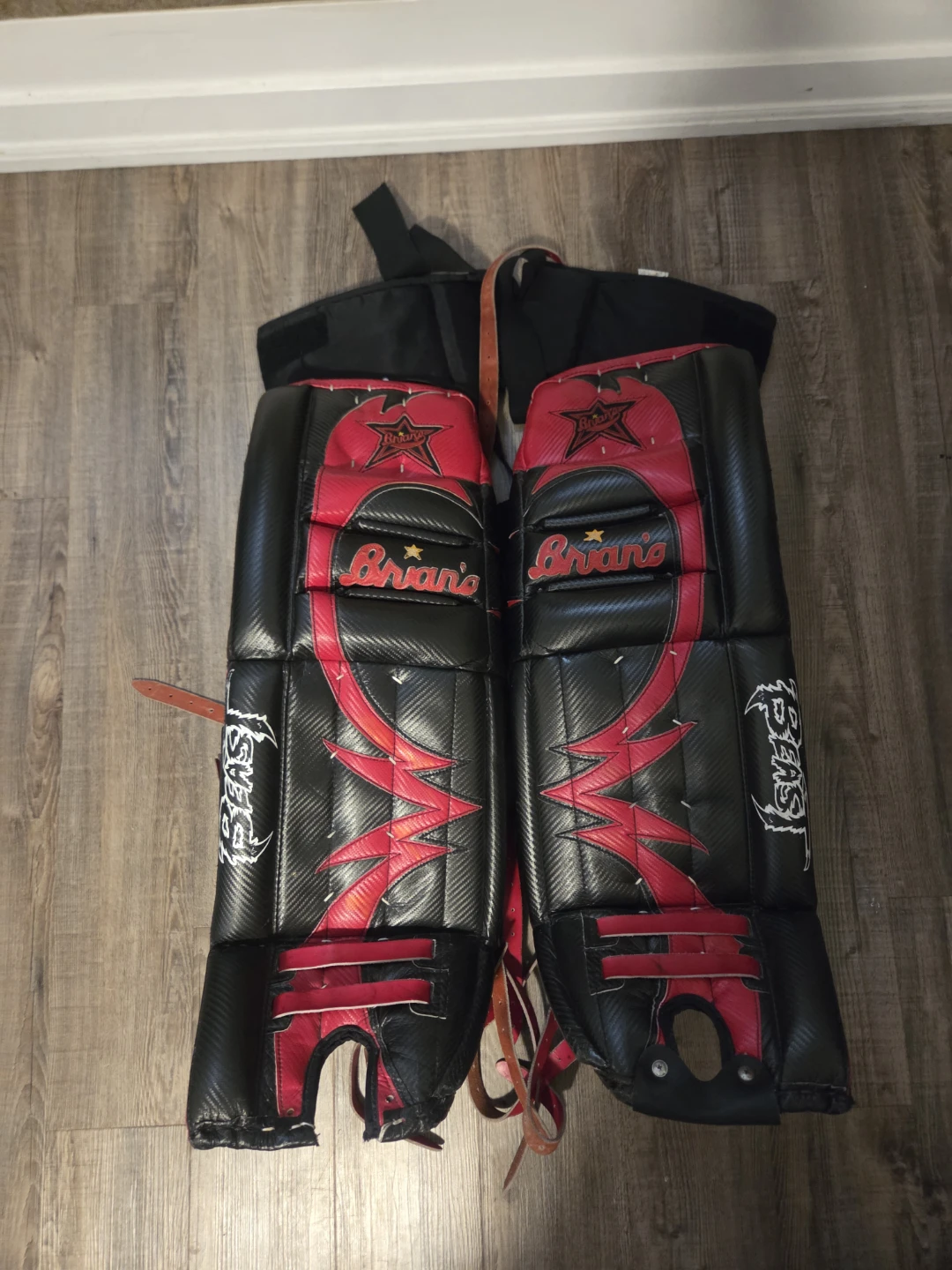 Brian's Beast Hockey Goalie Leg Pads Junior  or Intermediate - photo 2