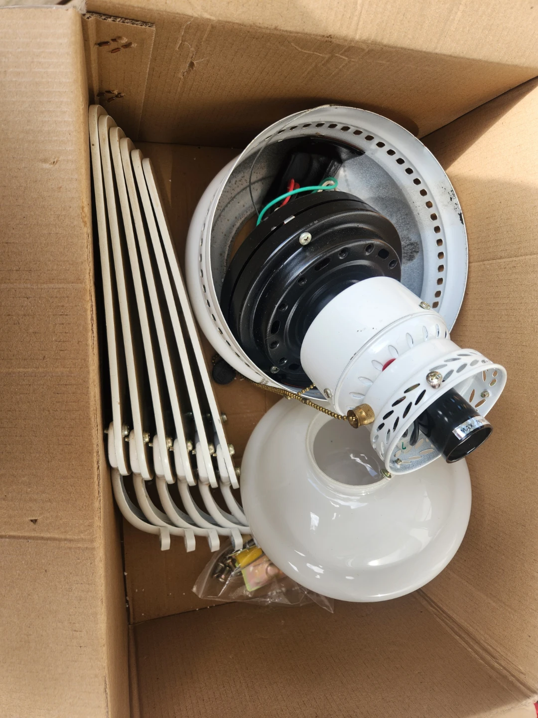 White Ceiling Fan 30"