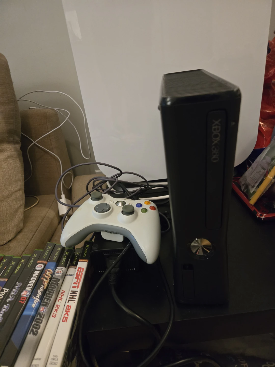 Xbox 360 elite Console with Controller and 9 Original Xbox Games