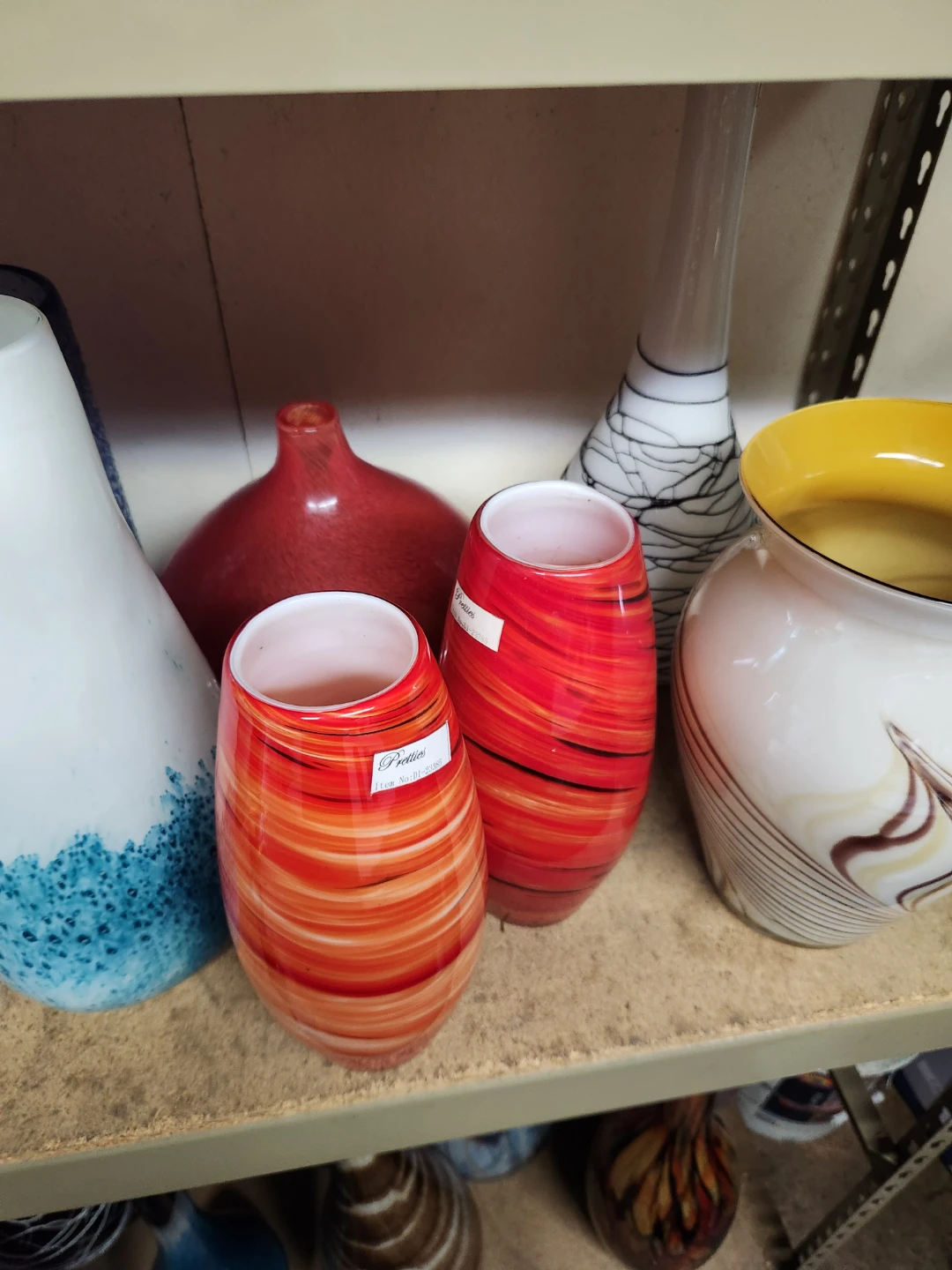Assorted Decorative Glass Vases - photo 3