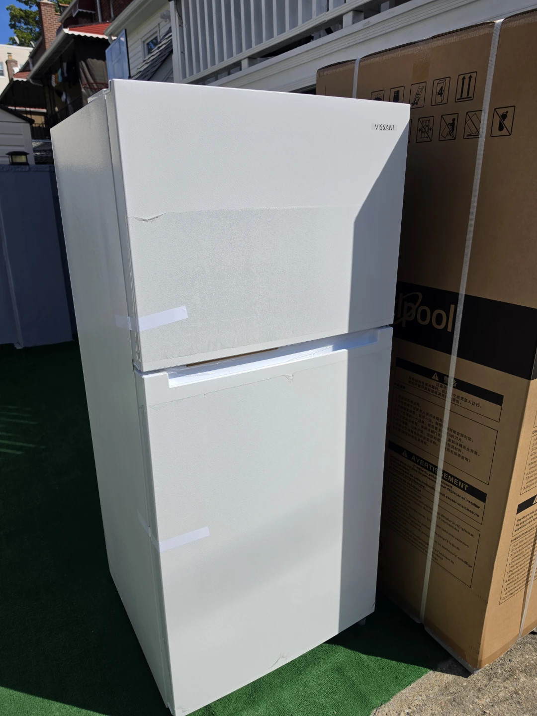 Vissani 28in top Freezer Refrigerator