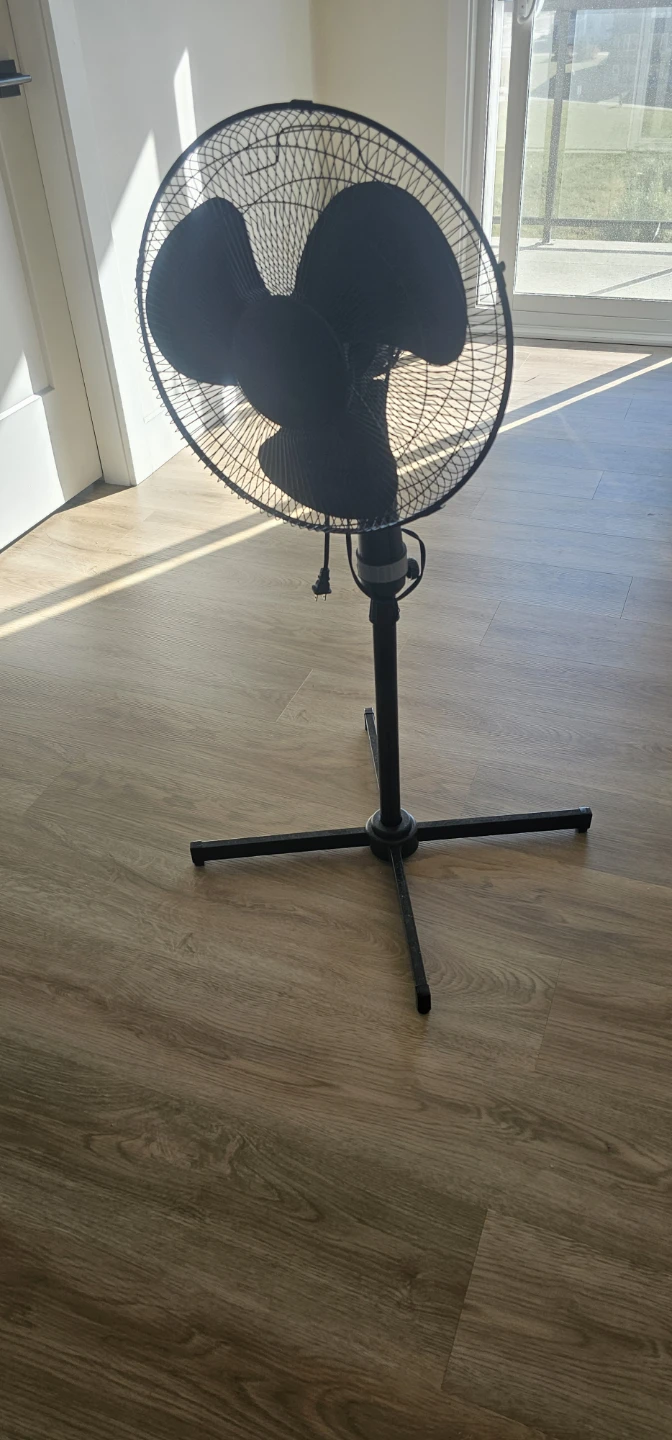 Mainstays 40.64 cm Oscillating Pedestal Fan - photo 3