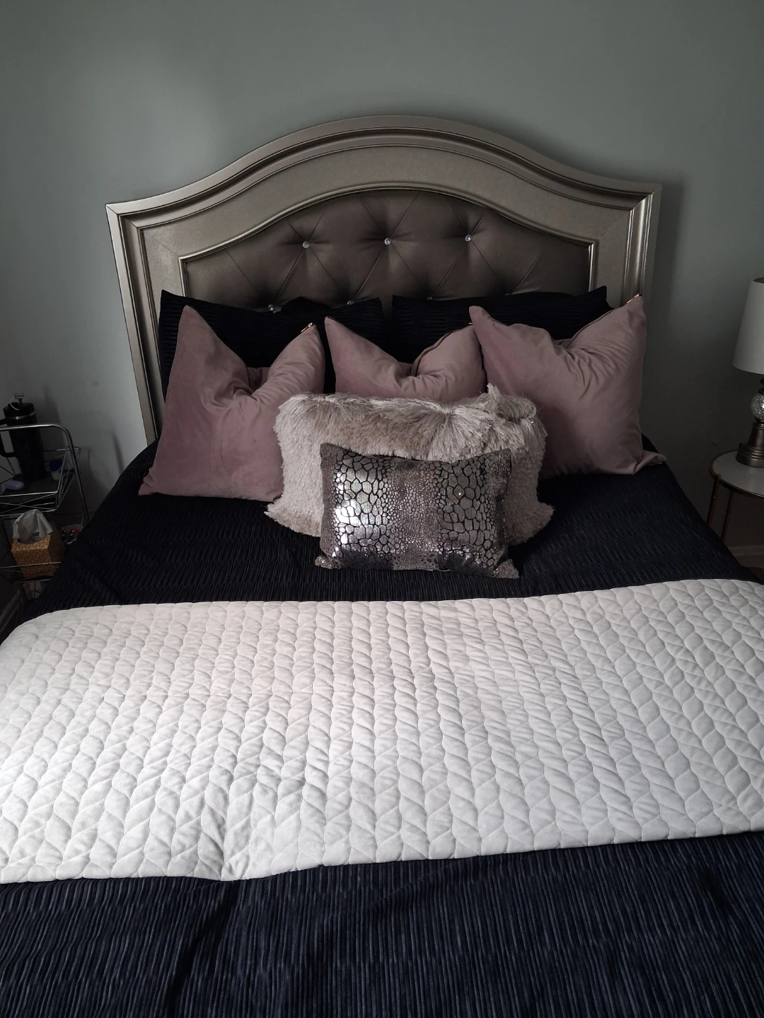Upholstered Queen Bed Frame with Tufted Headboard