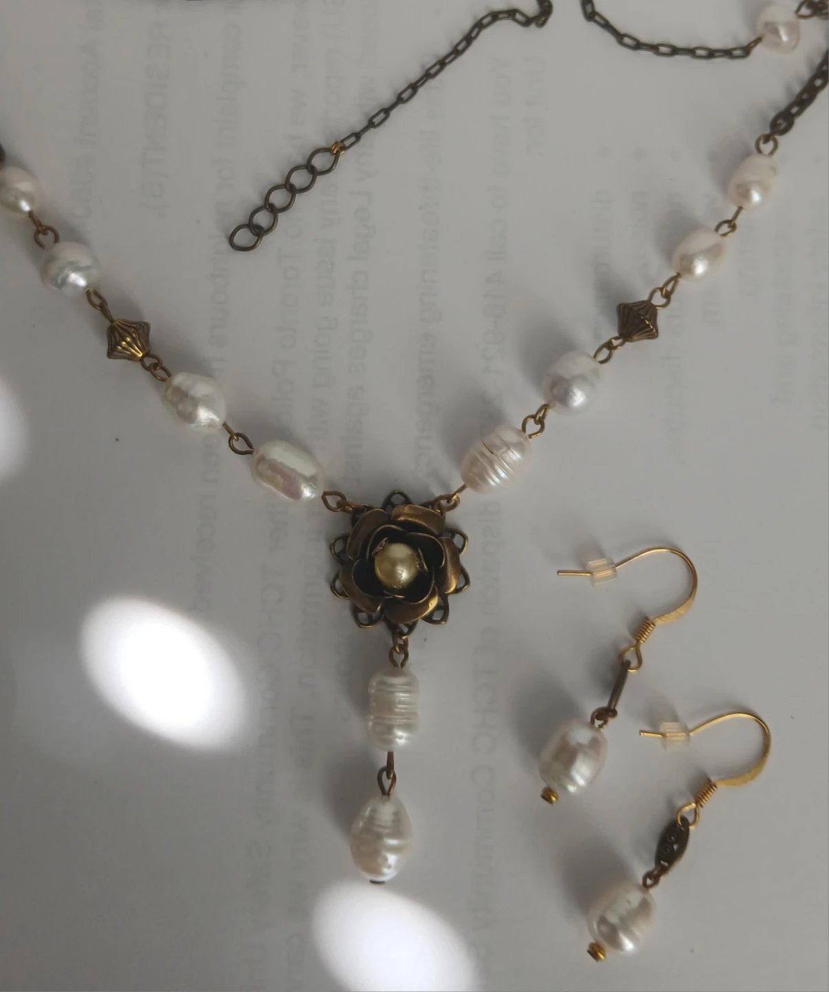 Freshwater Pearl Necklace and Earring Set - photo 5