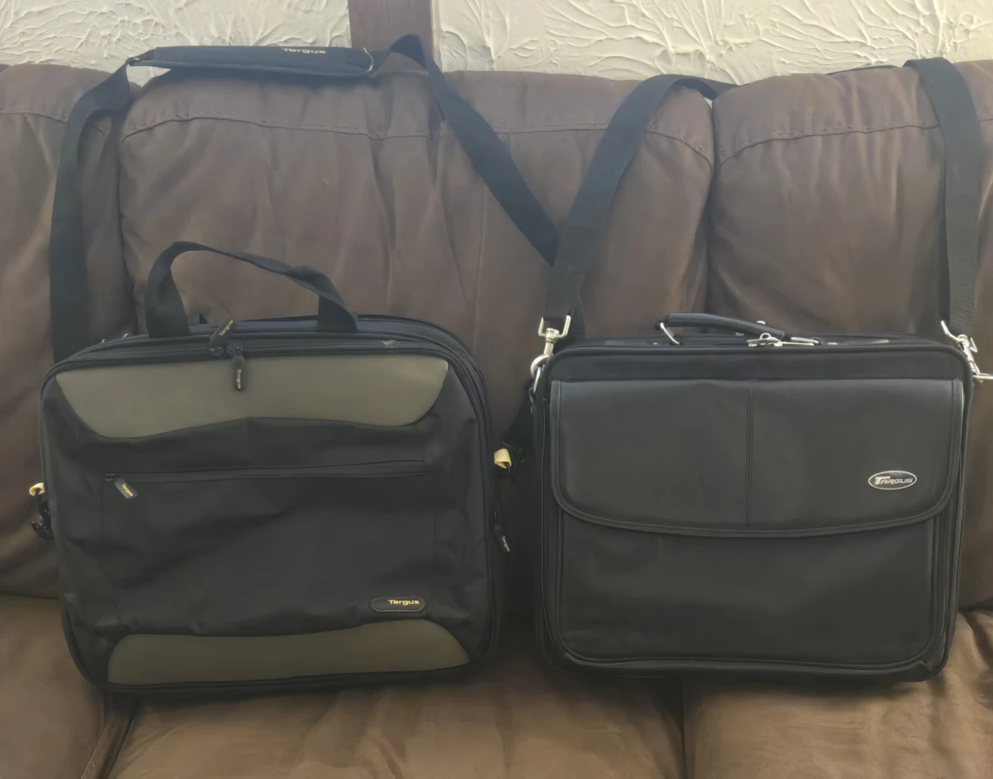 Laptop Bags/Briefcases.  Targus.  EUC.